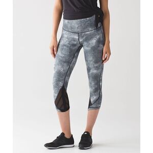 Womens Lululemon Essential Rhythm Crop